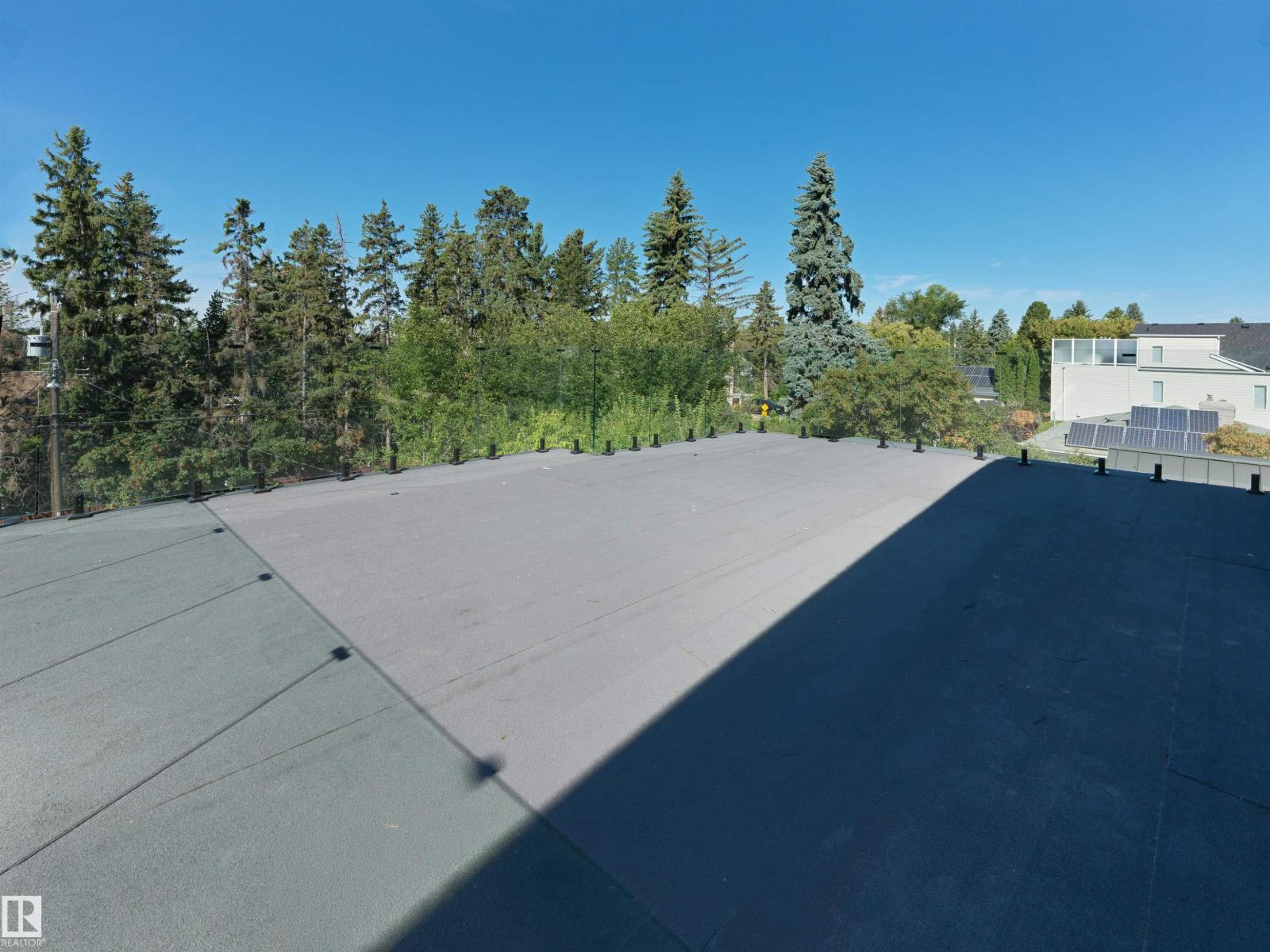 8318 120 ST NW - 31