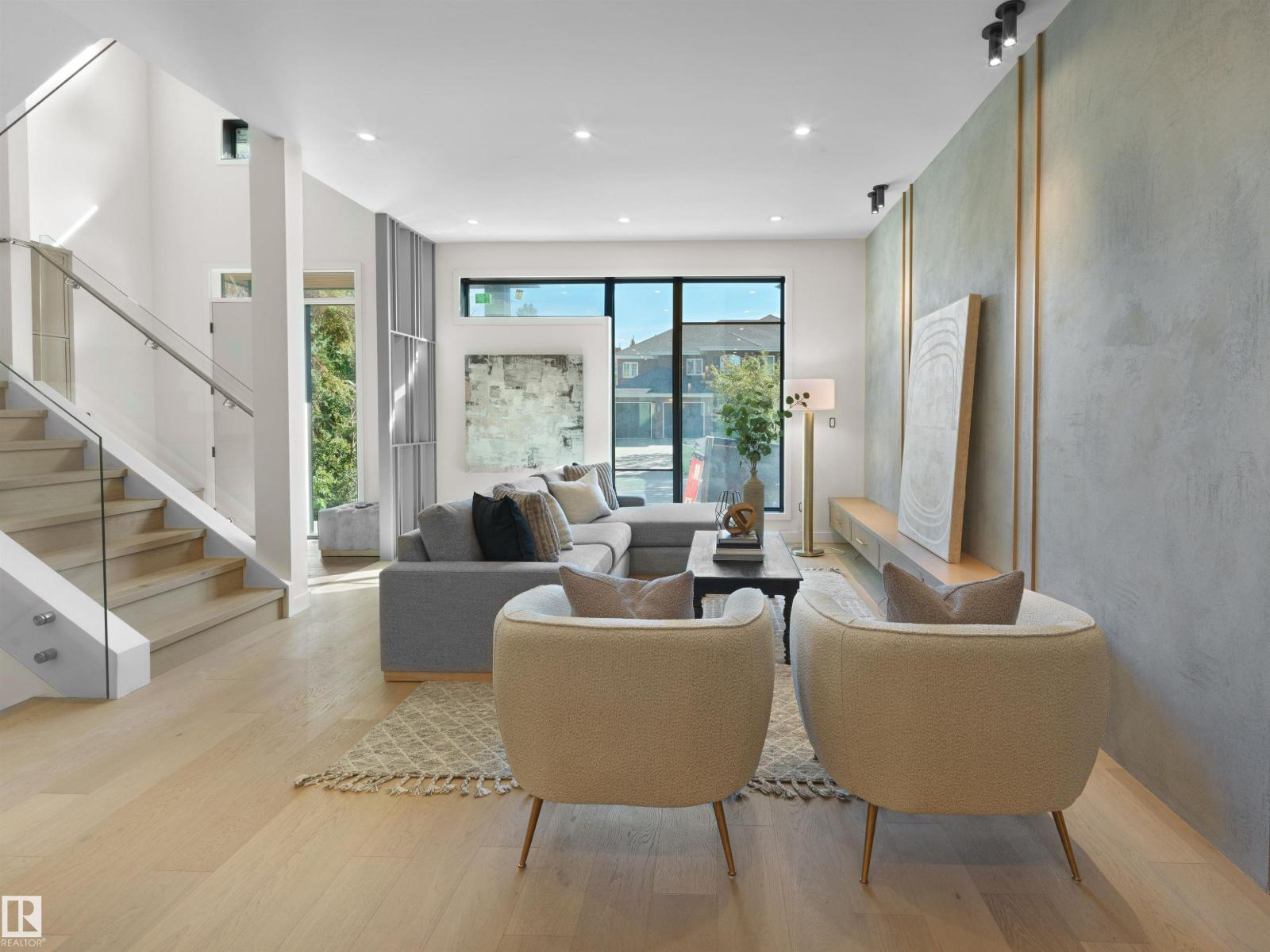 8318 120 ST NW - Image 4