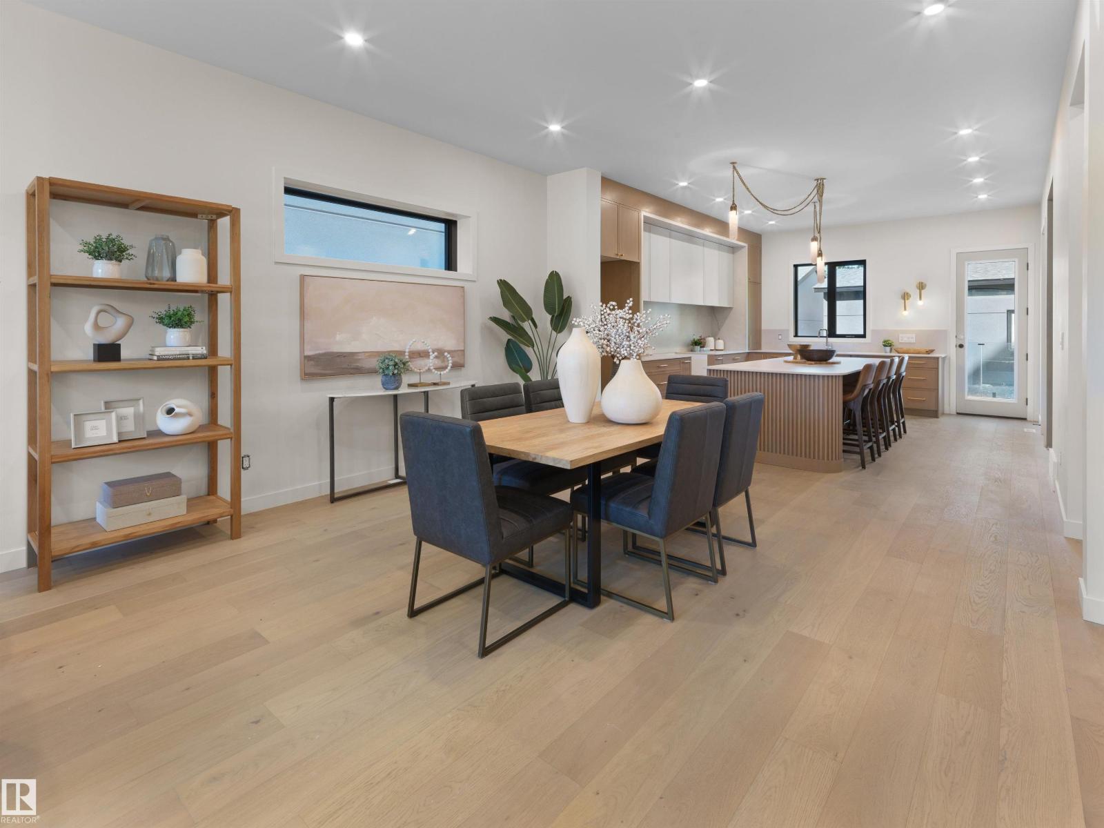 8318 120 ST NW - Image 7