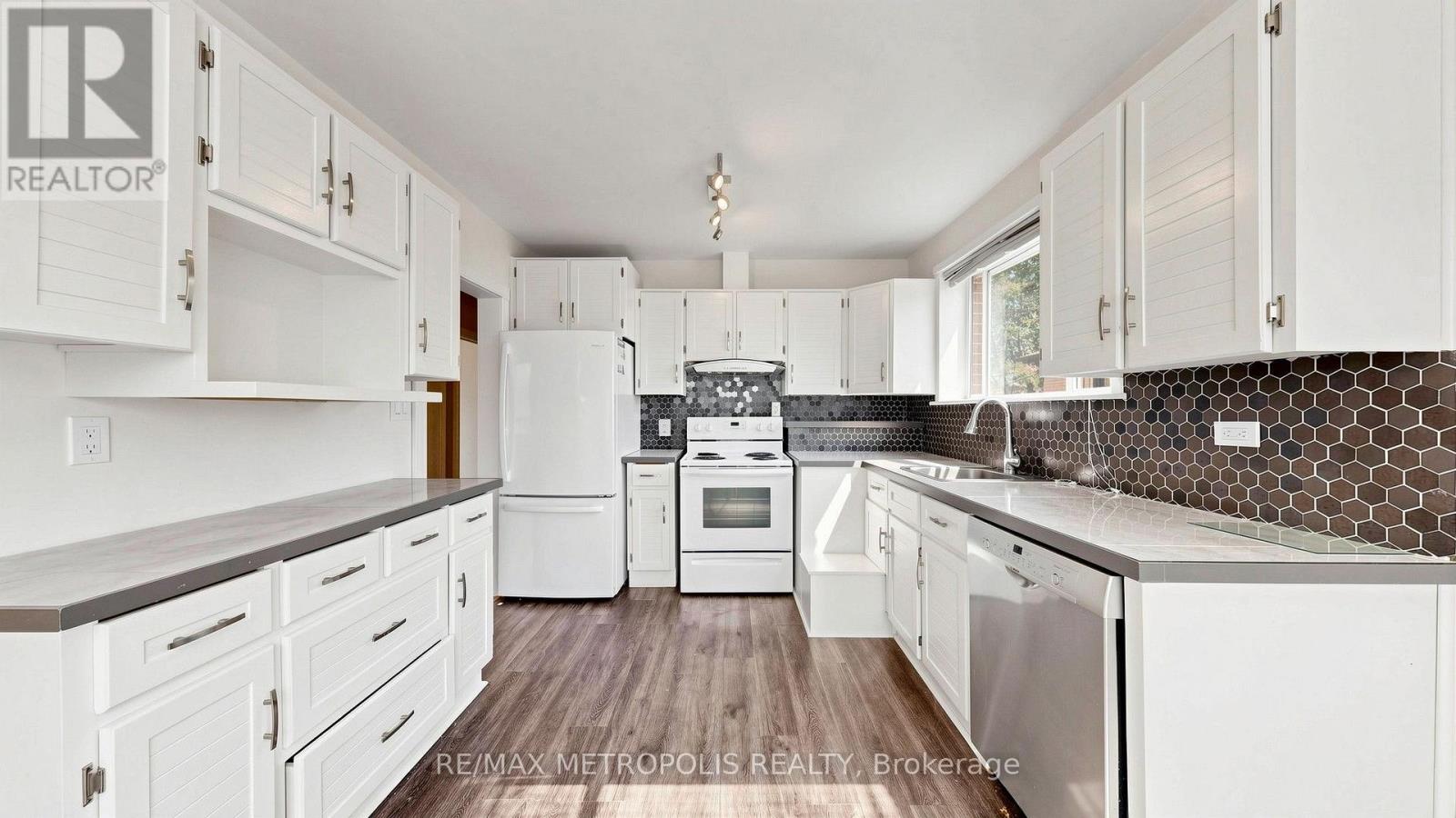 139 PANDORA CIRCLE - 13