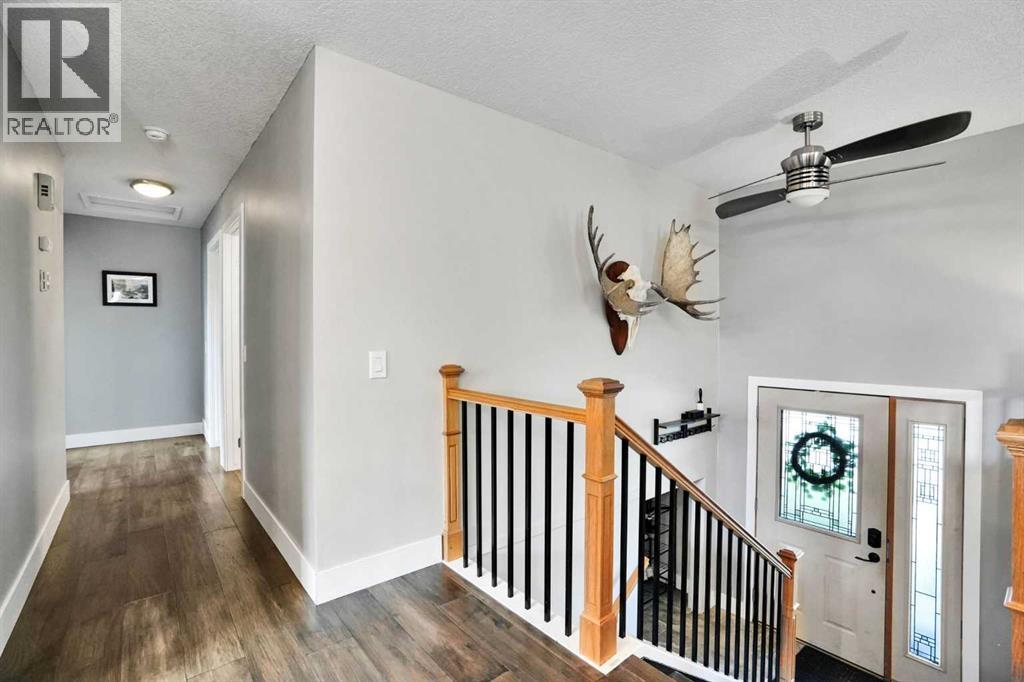 35 Queen Isabella Close SE - Image 12