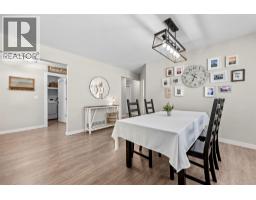 Kitchen - 377 Sumac Road E, Kelowna, BC V1X7N5 Photo 11