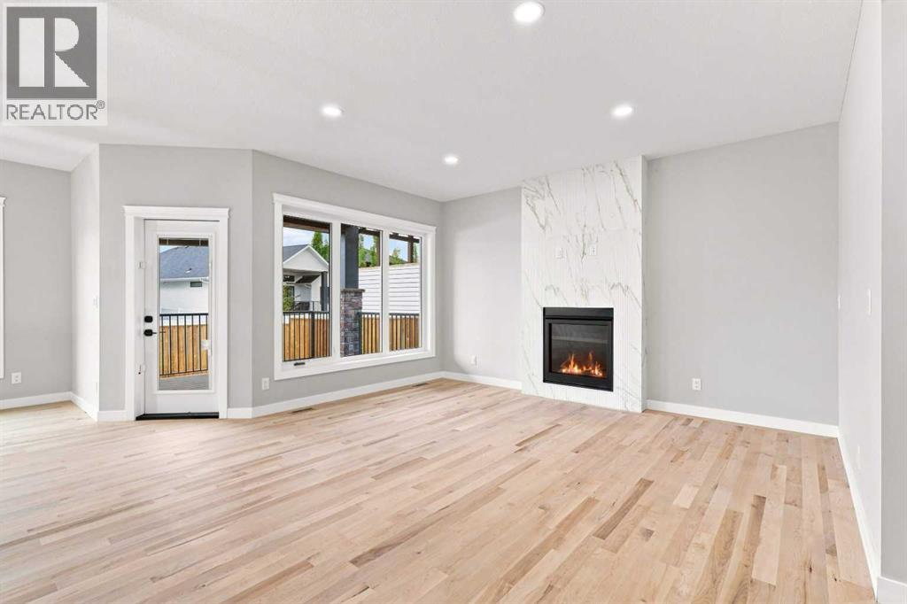 Listing photo – 38 Lindman Avenue, Red Deer