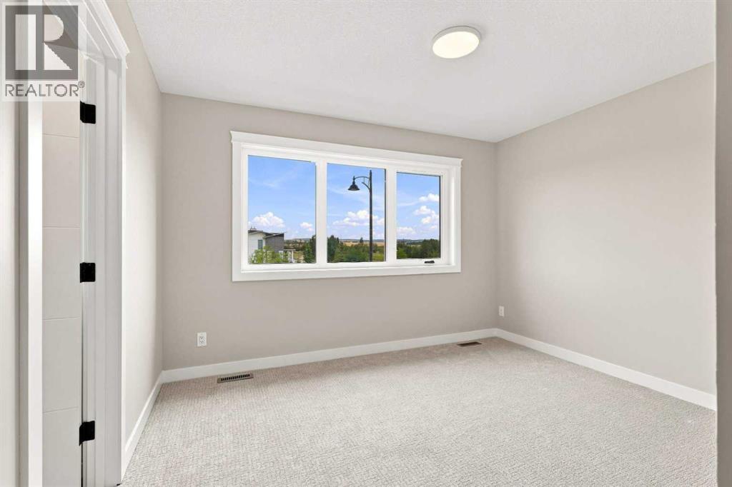Listing photo – 38 Lindman Avenue, Red Deer