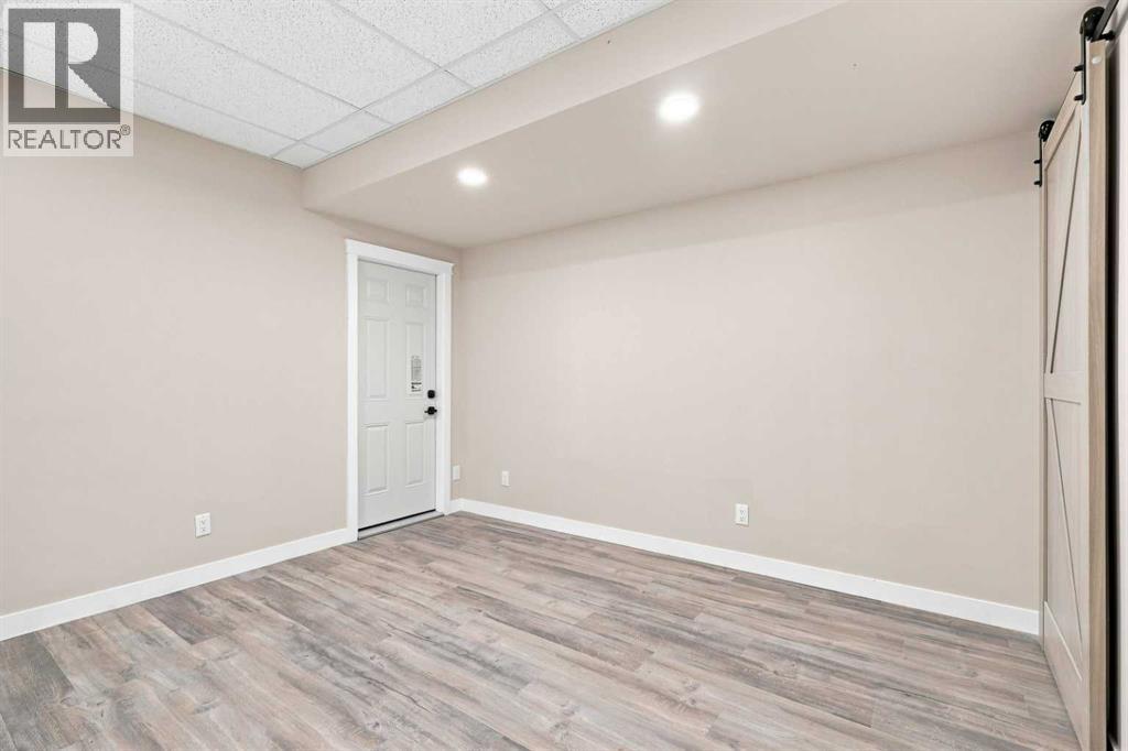 Listing photo – 38 Lindman Avenue, Red Deer
