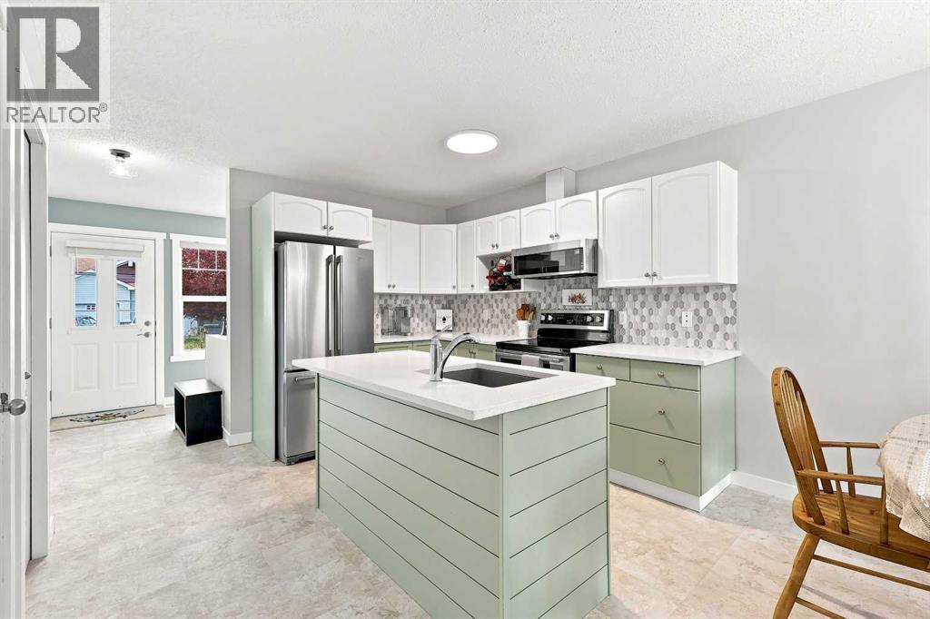 Listing photo – 523 Jenkins Drive, Red Deer