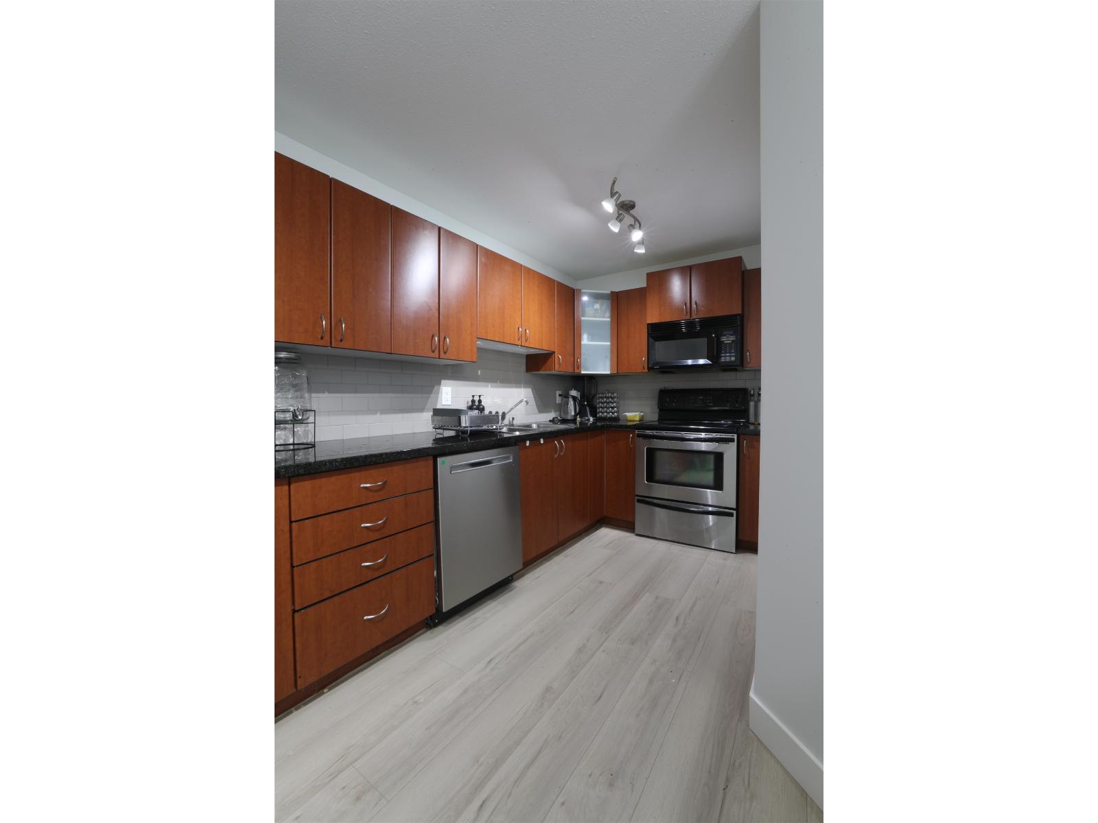#213 3063 IMMEL Street, Abbotsford, British Columbia, V2S4L3, Abbotsford, British Columbia — photo 5 of 5