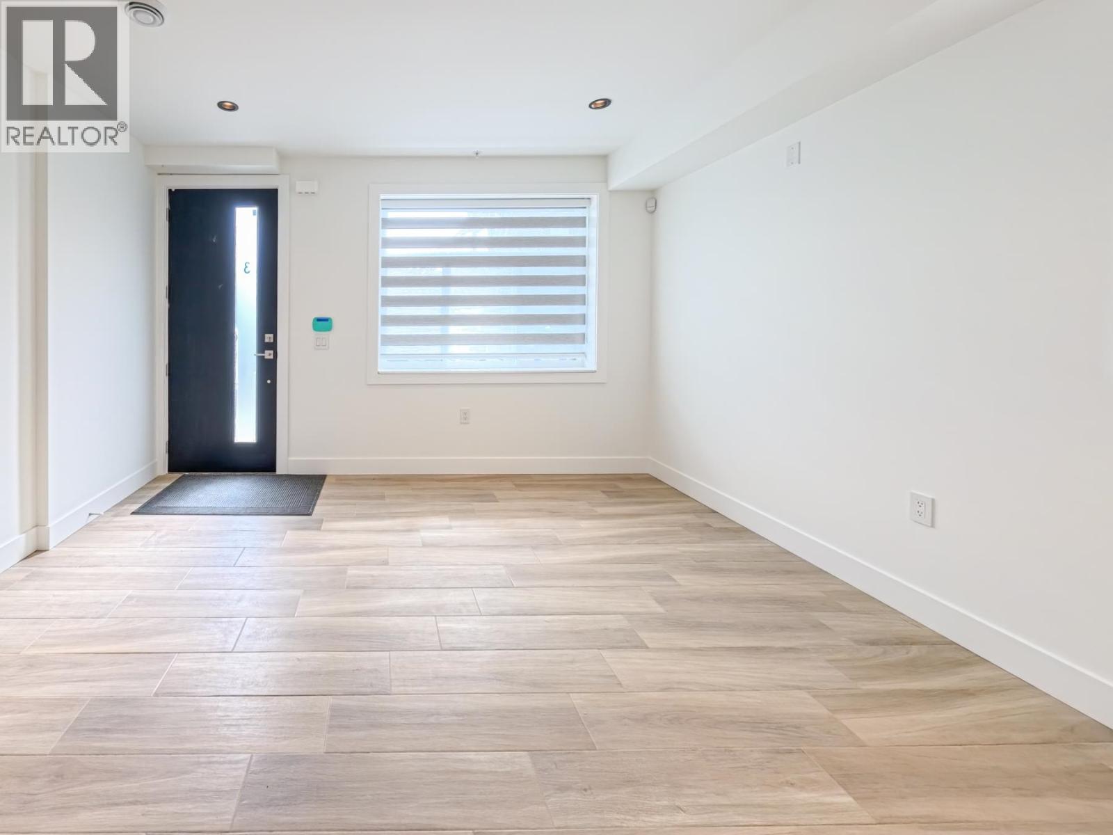 3 745 E 30 AVENUE, Vancouver — photo 9