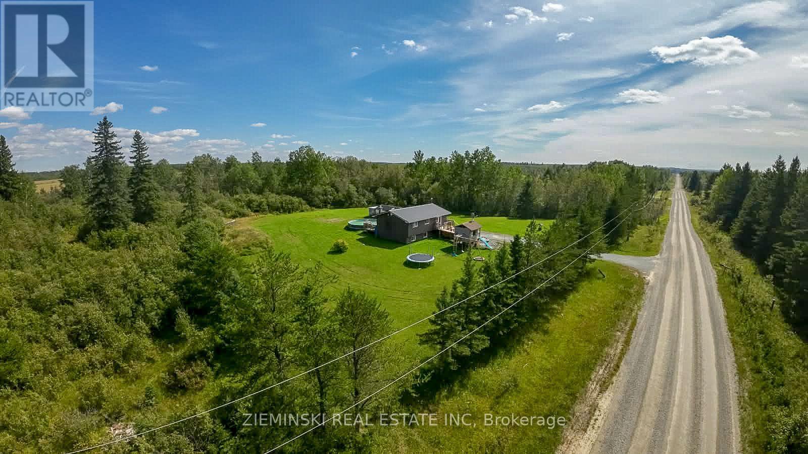 1714 NORTH ROAD N - Image 25