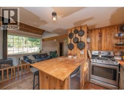 Living room - 180 Selkirk View Road, Edgewood, BC V0G1J0 Photo 8