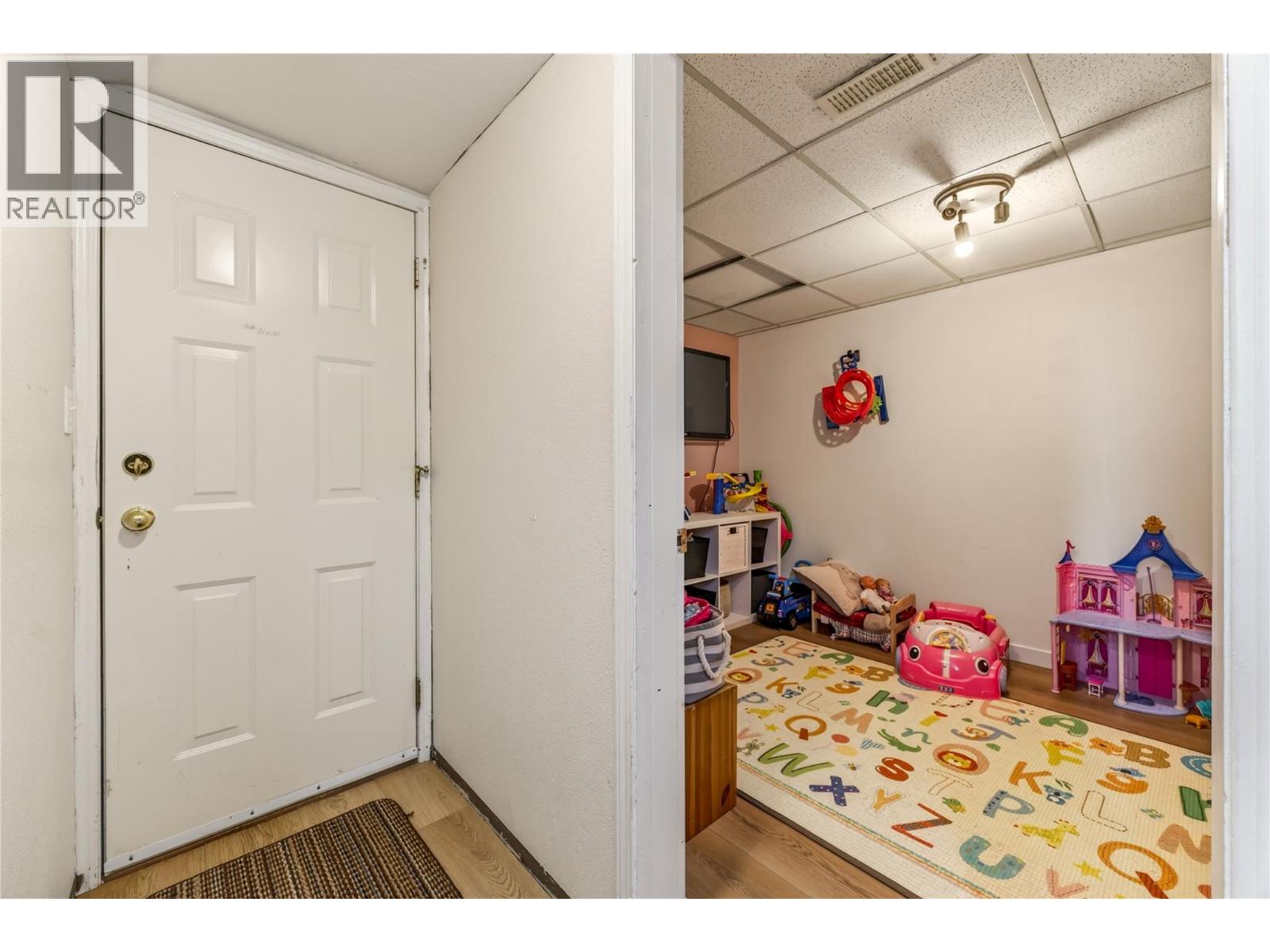 #156 1458 Penticton Avenue - 26