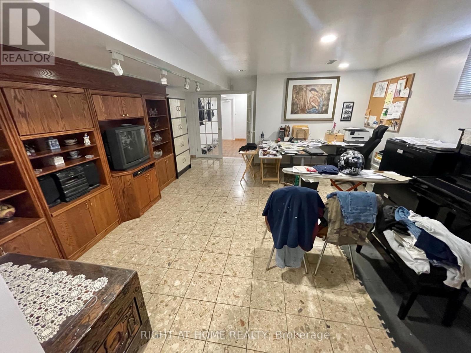 40 BELLEVUE AVENUE - 25