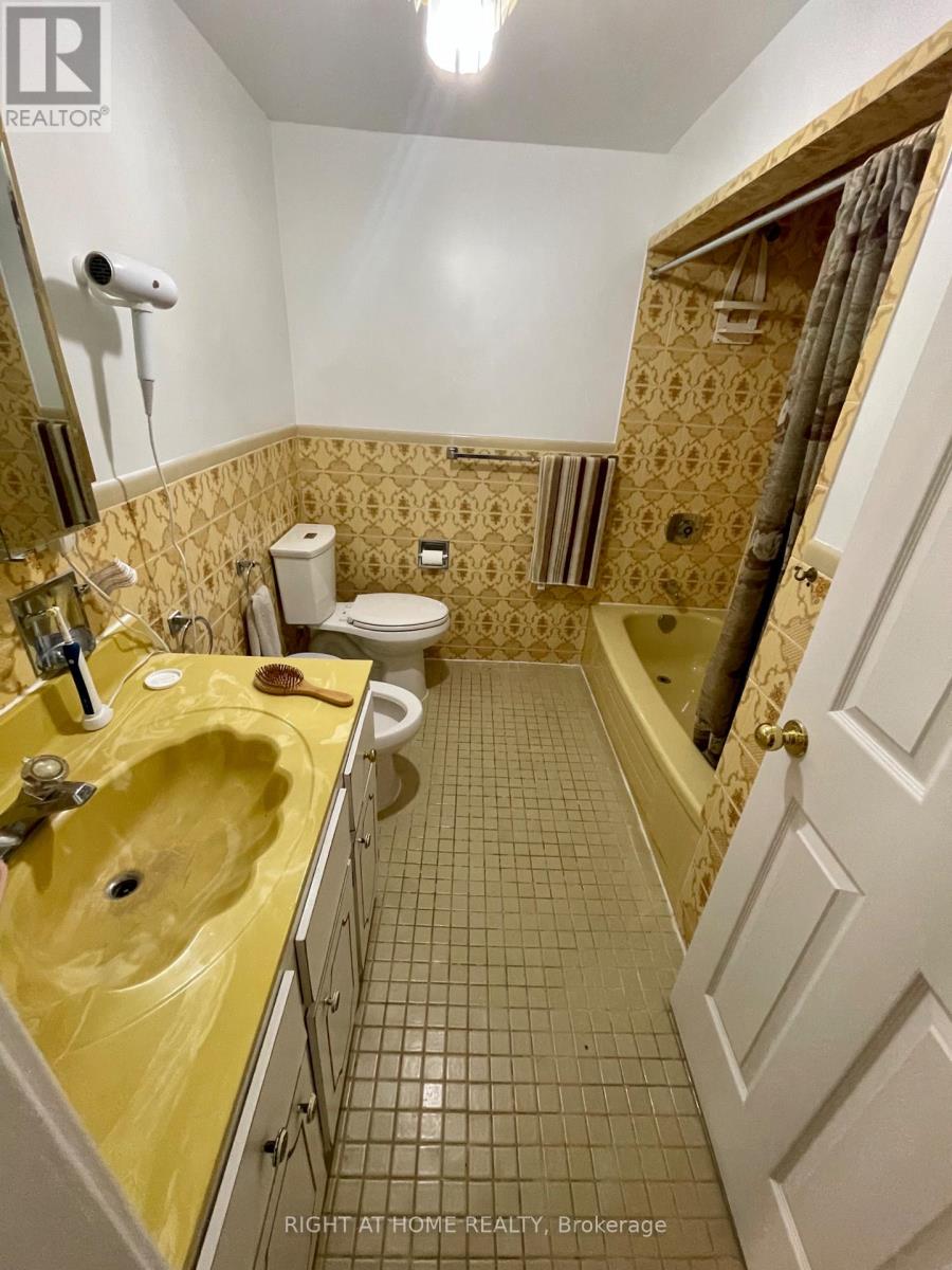 40 BELLEVUE AVENUE - 27