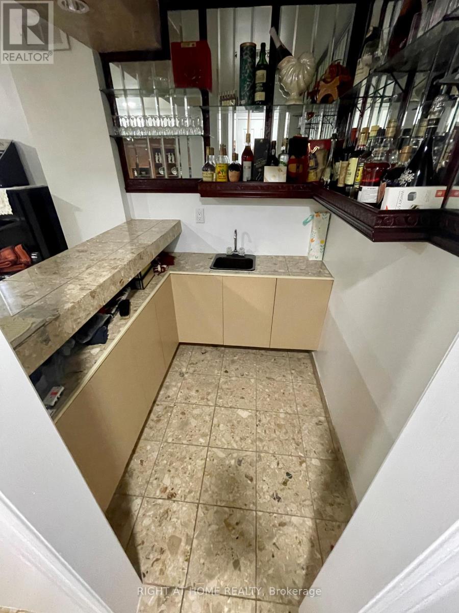 40 BELLEVUE AVENUE - 28
