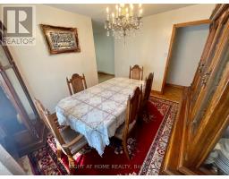 Living room - 40 Bellevue Avenue, Toronto, ON M5T2N4 Photo 9