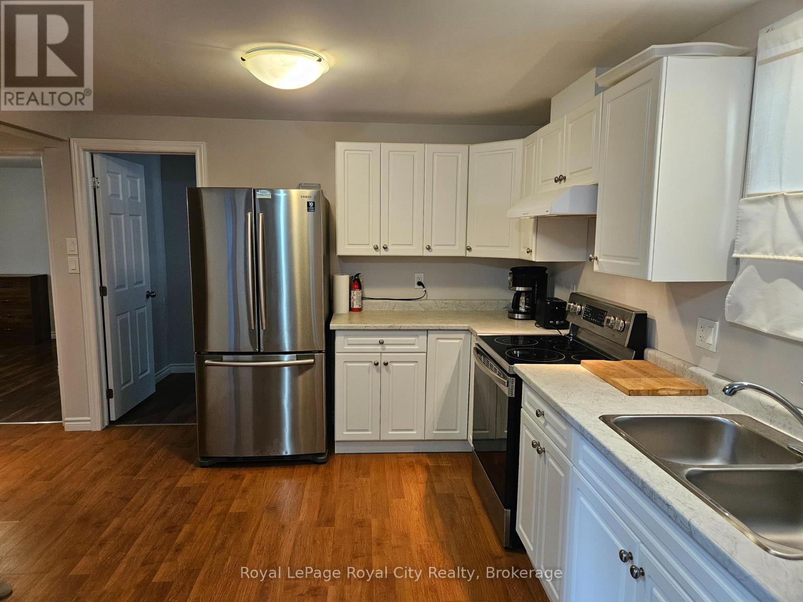 3 Joyce Place, Guelph (Grange Road), Ontario, N1E6P8, Guelph (Grange Road), Ontario — photo 2 of 5