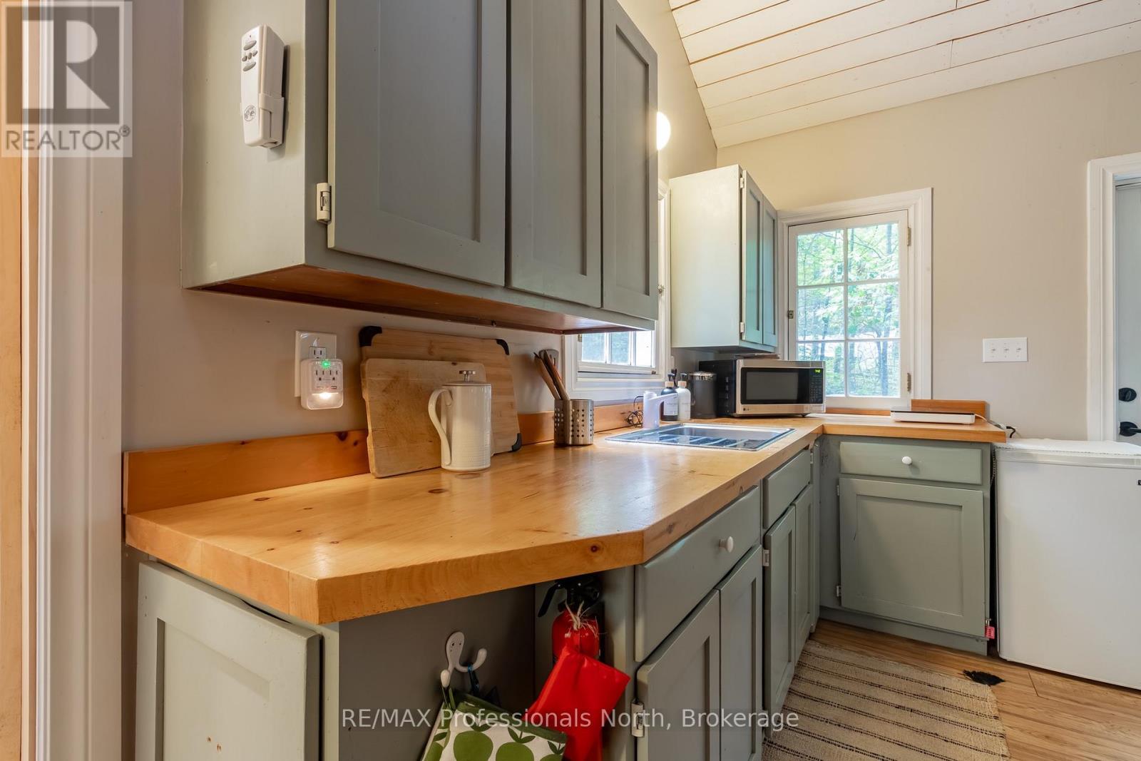 1547 NORTH PICKEREL LAKE ROAD - Image 25
