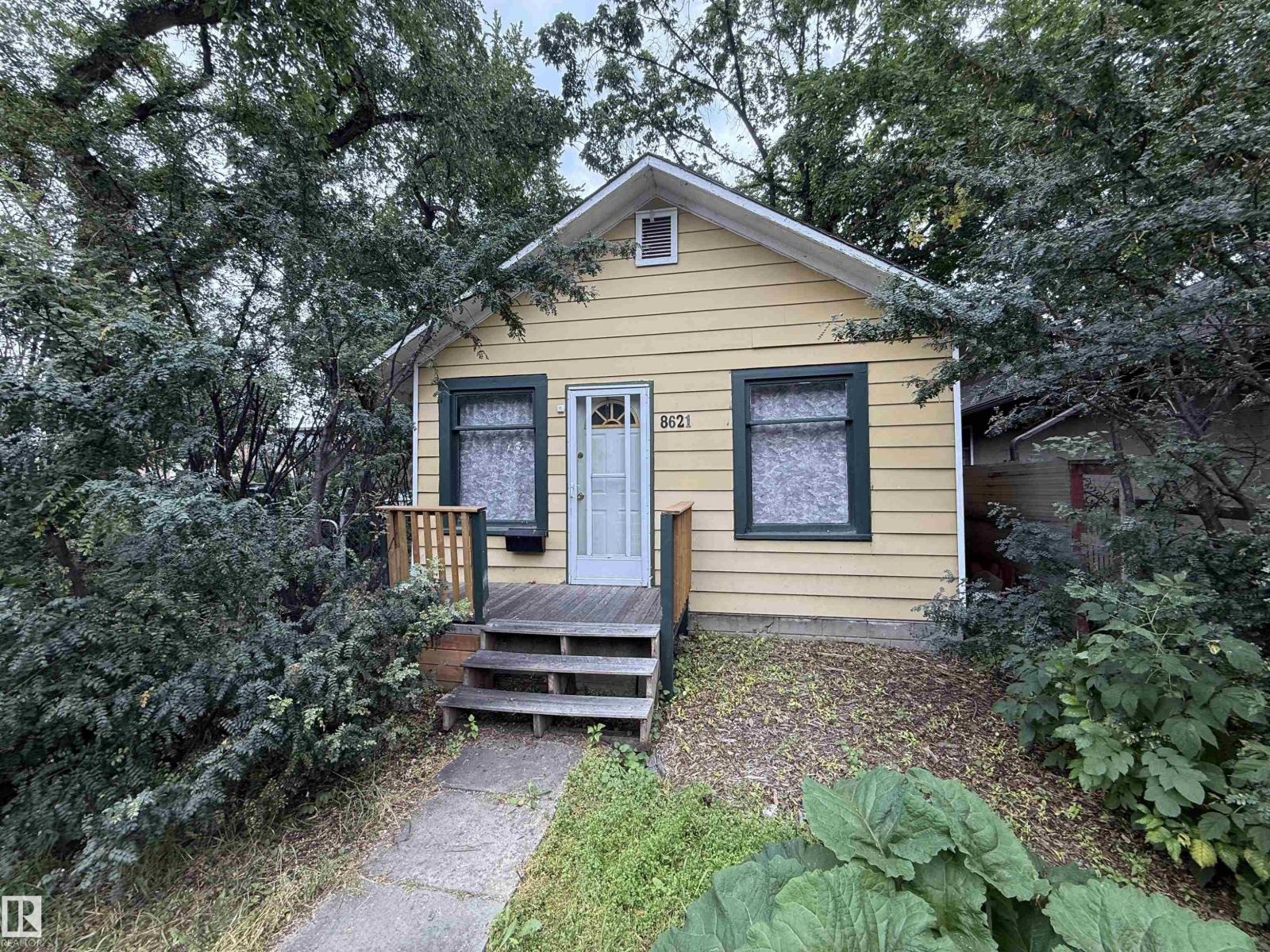 8621 100 ST NW - 1
