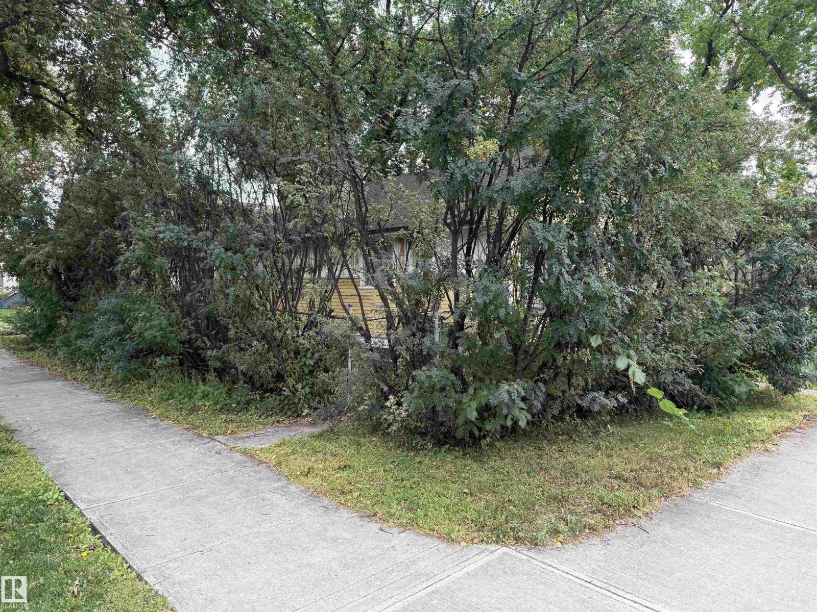 8621 100 ST NW - Image 11