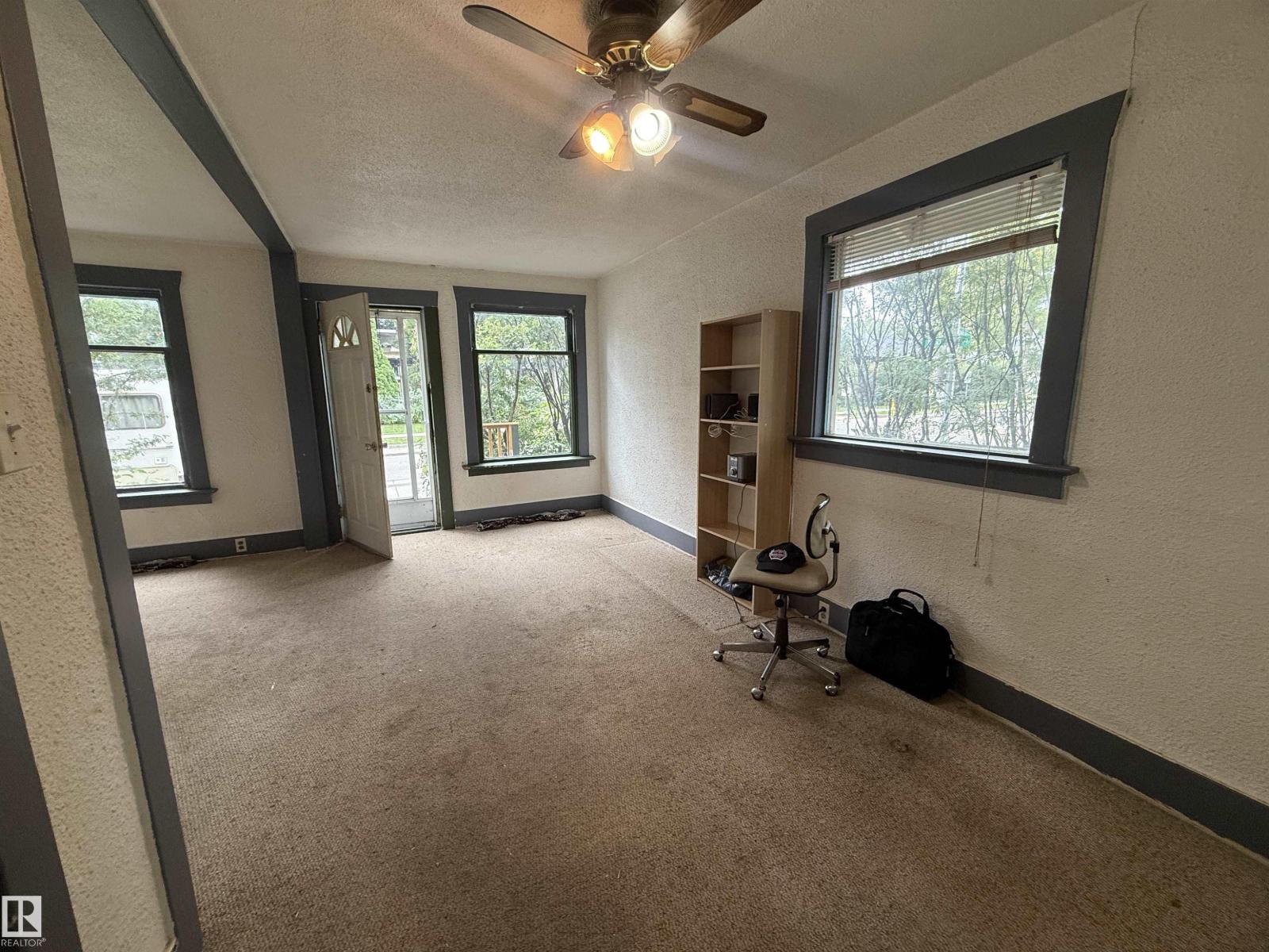 8621 100 ST NW - 13
