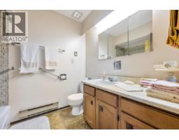28595 Dewdney Trunk Road, Maple Ridge, BC V2W1M1 Photo 18