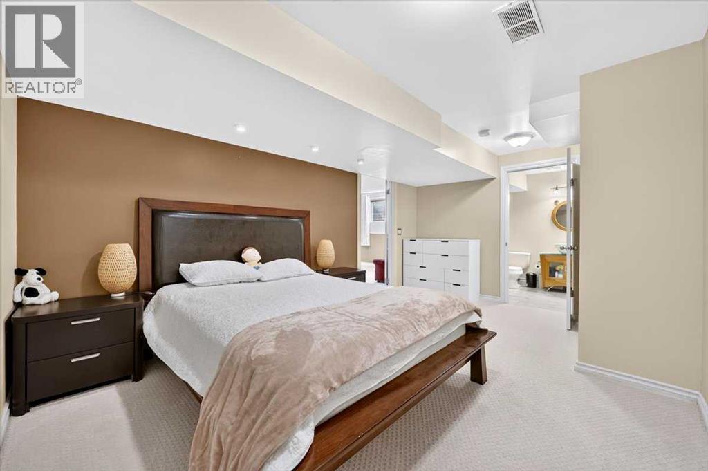234 Elmont Bay SW - Image 32