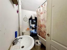 260 Aikins Street, Winnipeg, MB R2W4G6 Photo 10