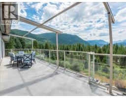 Full ensuite bathroom - 1616 Tower Ridge Road, Castlegar, BC V1N4W7 Photo 6