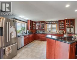 Full ensuite bathroom - 1616 Tower Ridge Road, Castlegar, BC V1N4W7 Photo 13