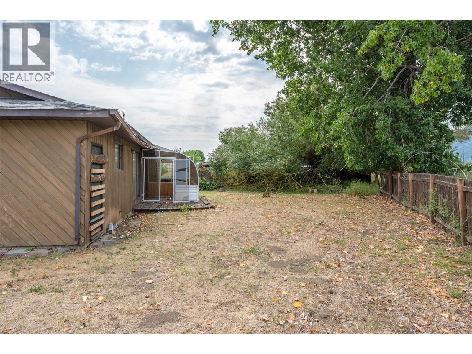 450 Green Avenue - 11