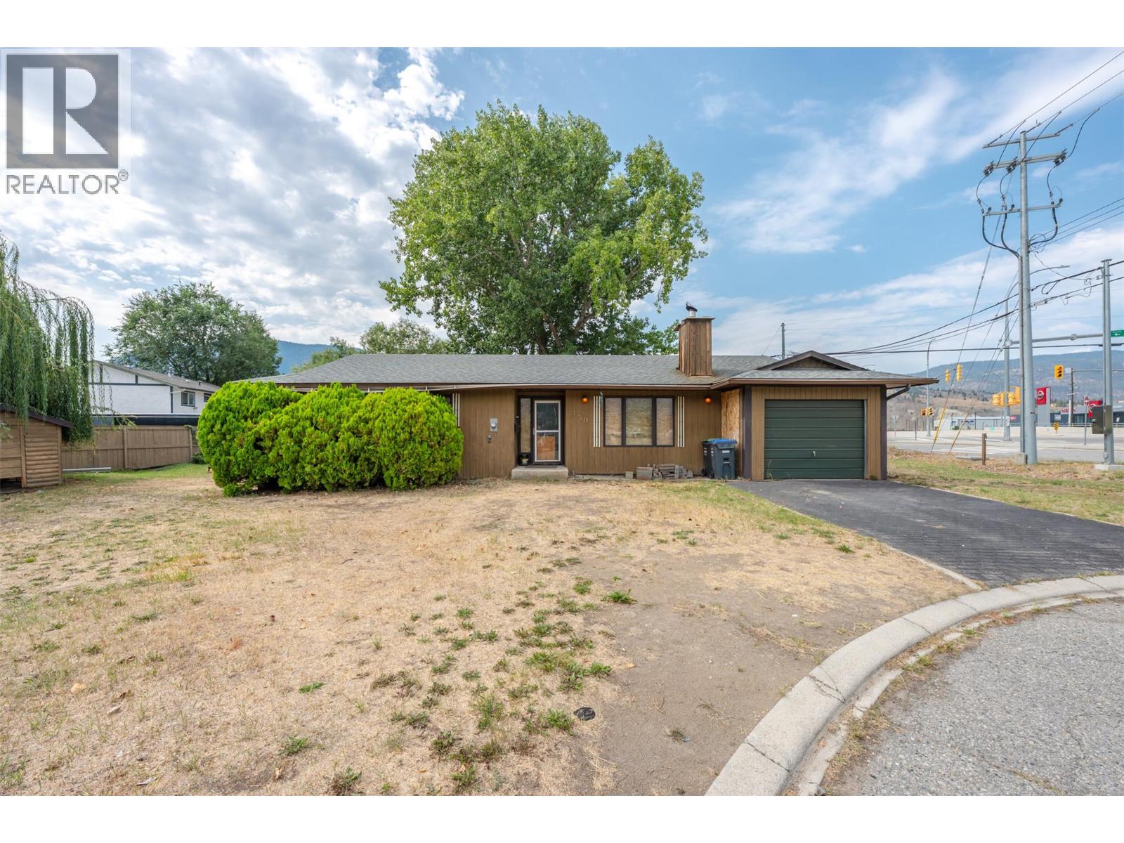 450 Green Avenue - 3