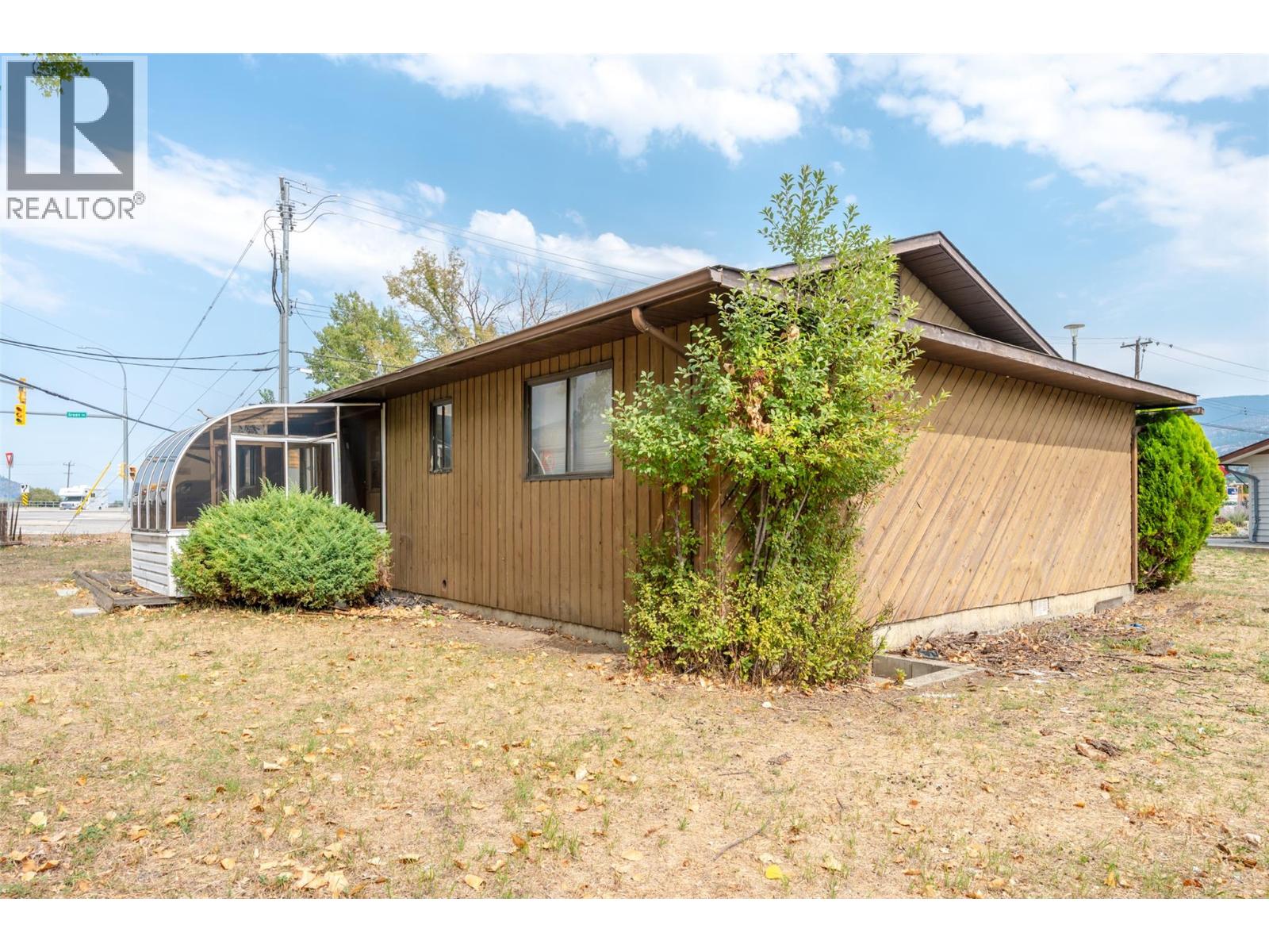 450 Green Avenue - 8