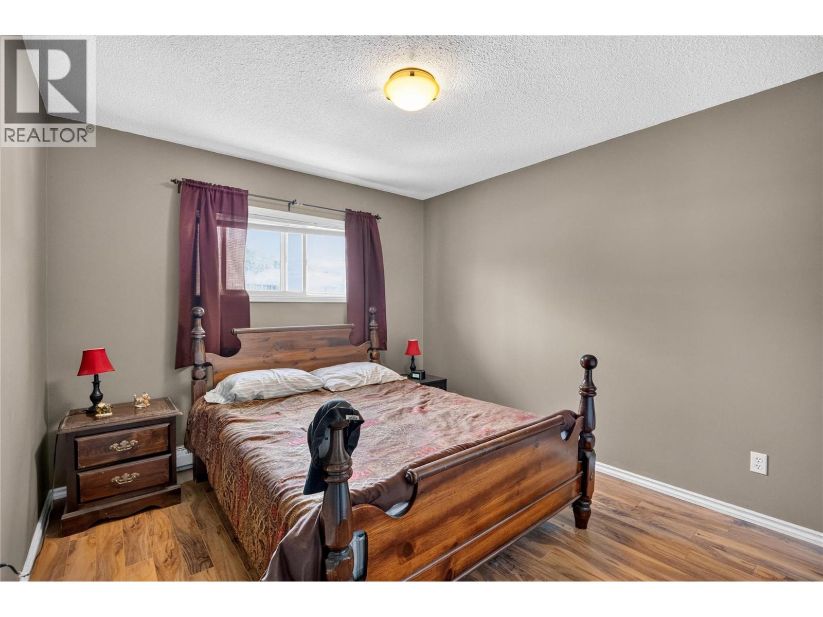 355 & 357 Gwyer Street - 10