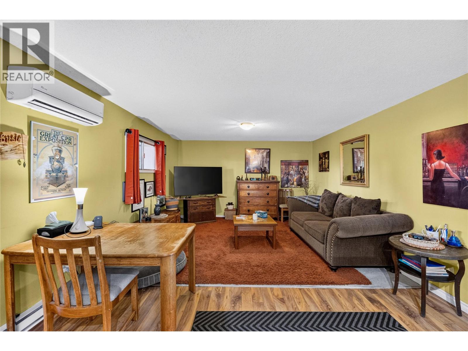 355 & 357 Gwyer Street - 21