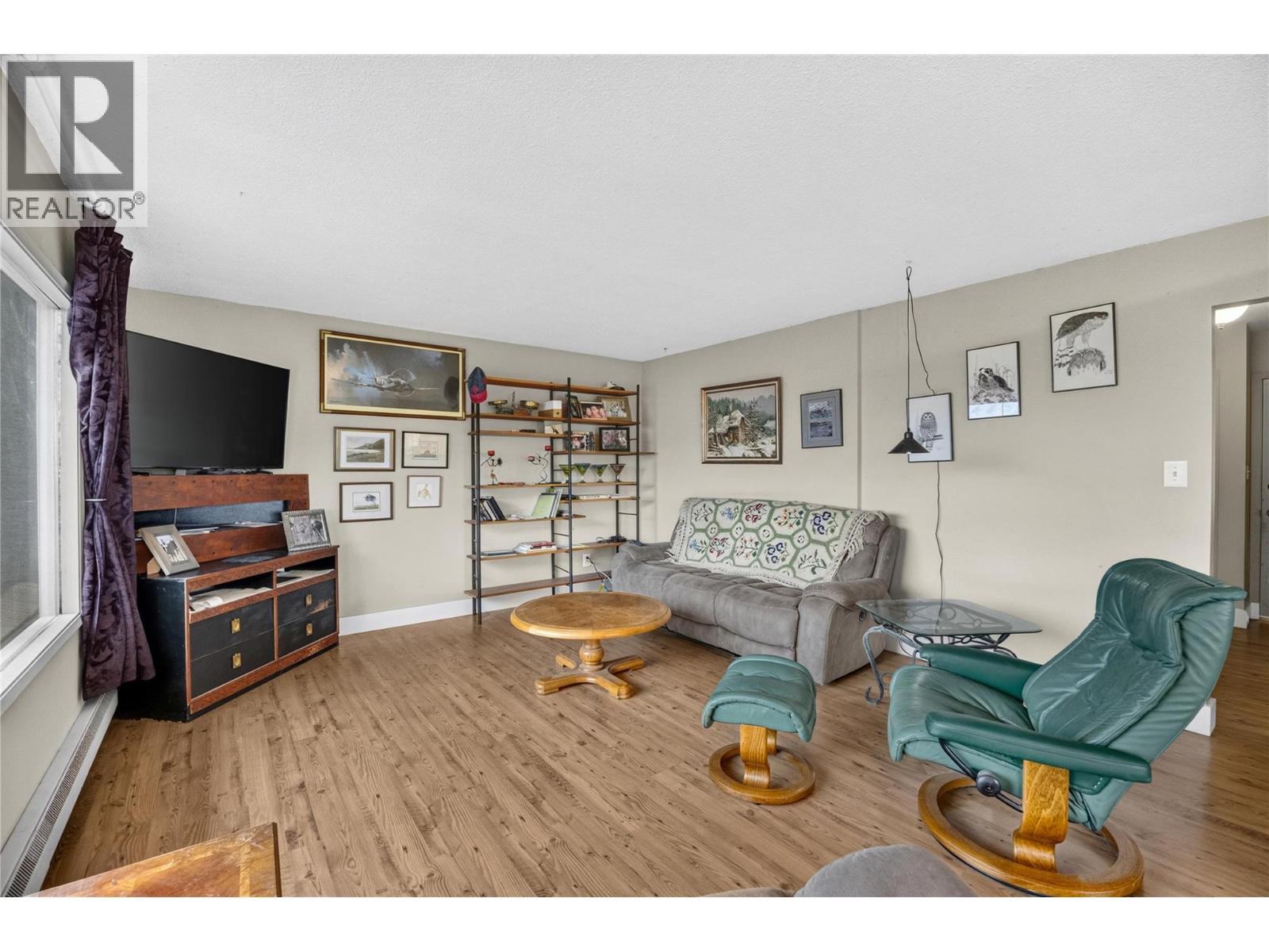 355 & 357 Gwyer Street - 29