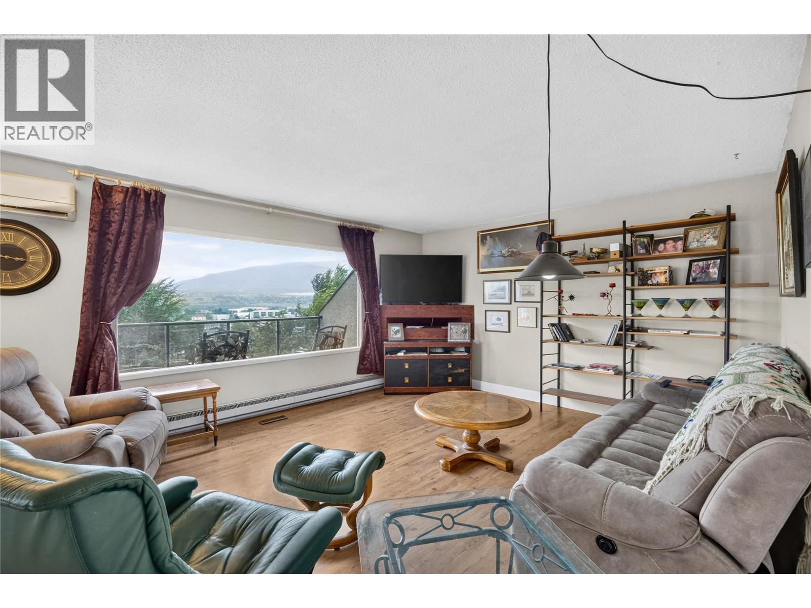 355 & 357 Gwyer Street - 31