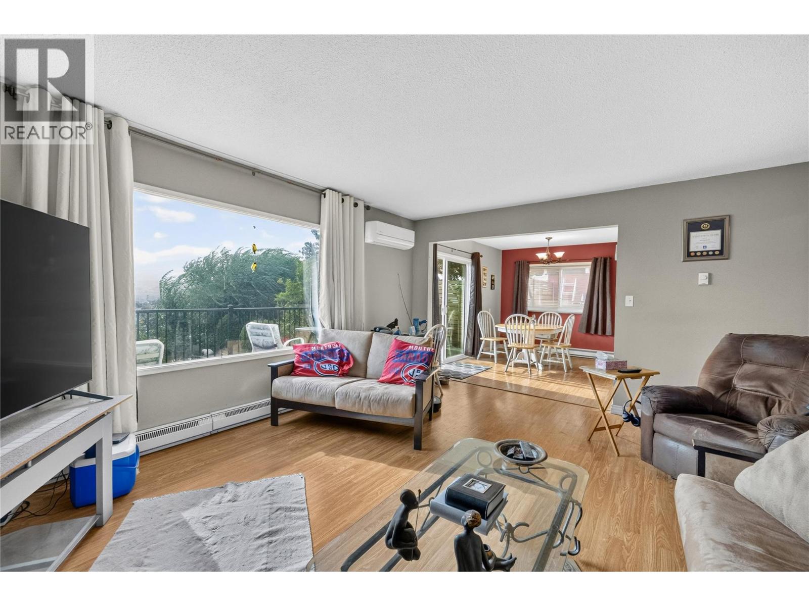 355 & 357 Gwyer Street - 32