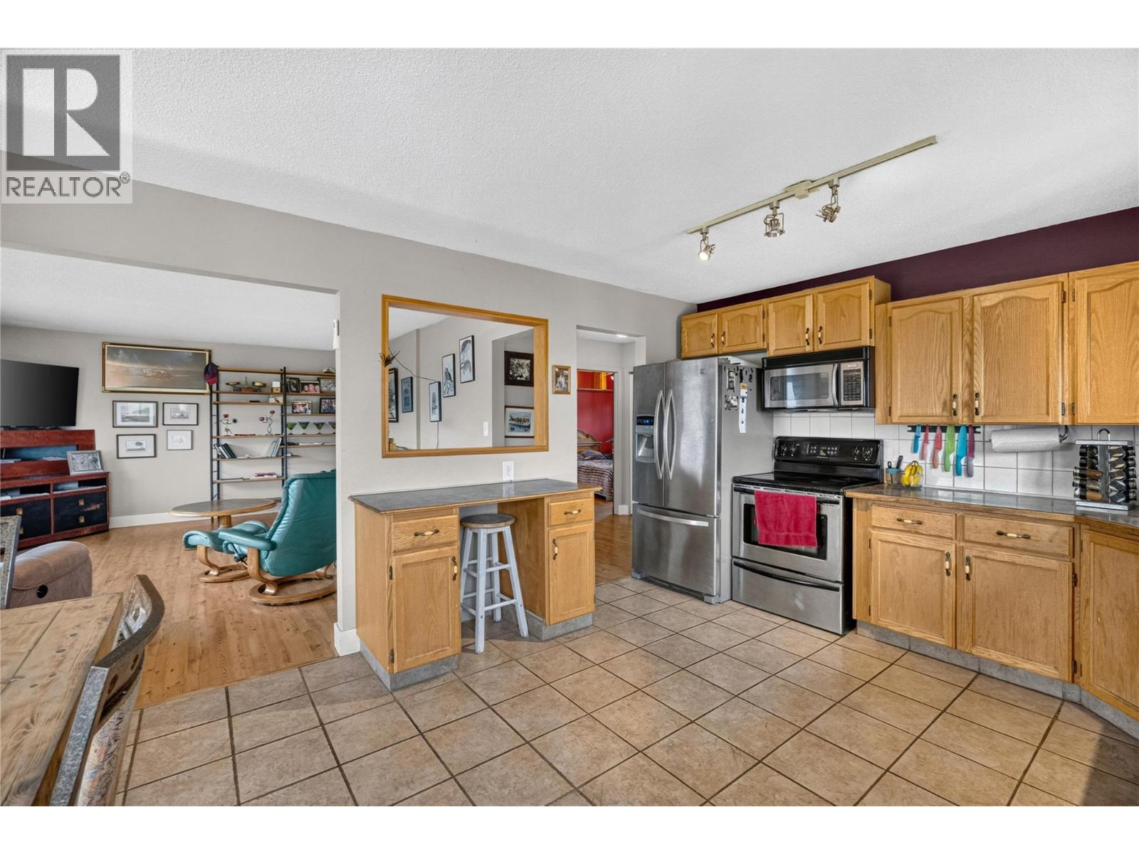 355 & 357 Gwyer Street - 36
