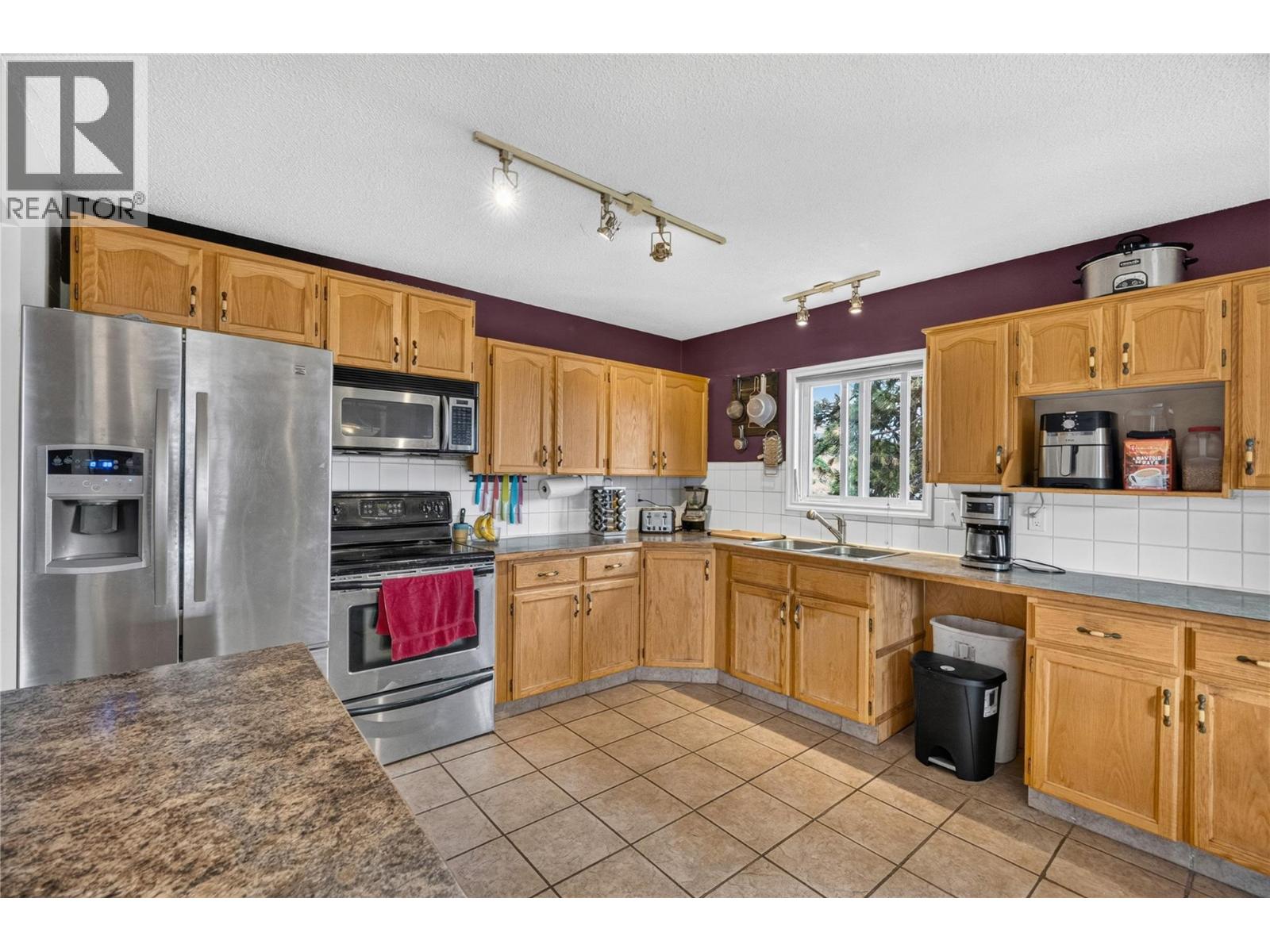 355 & 357 Gwyer Street - 37