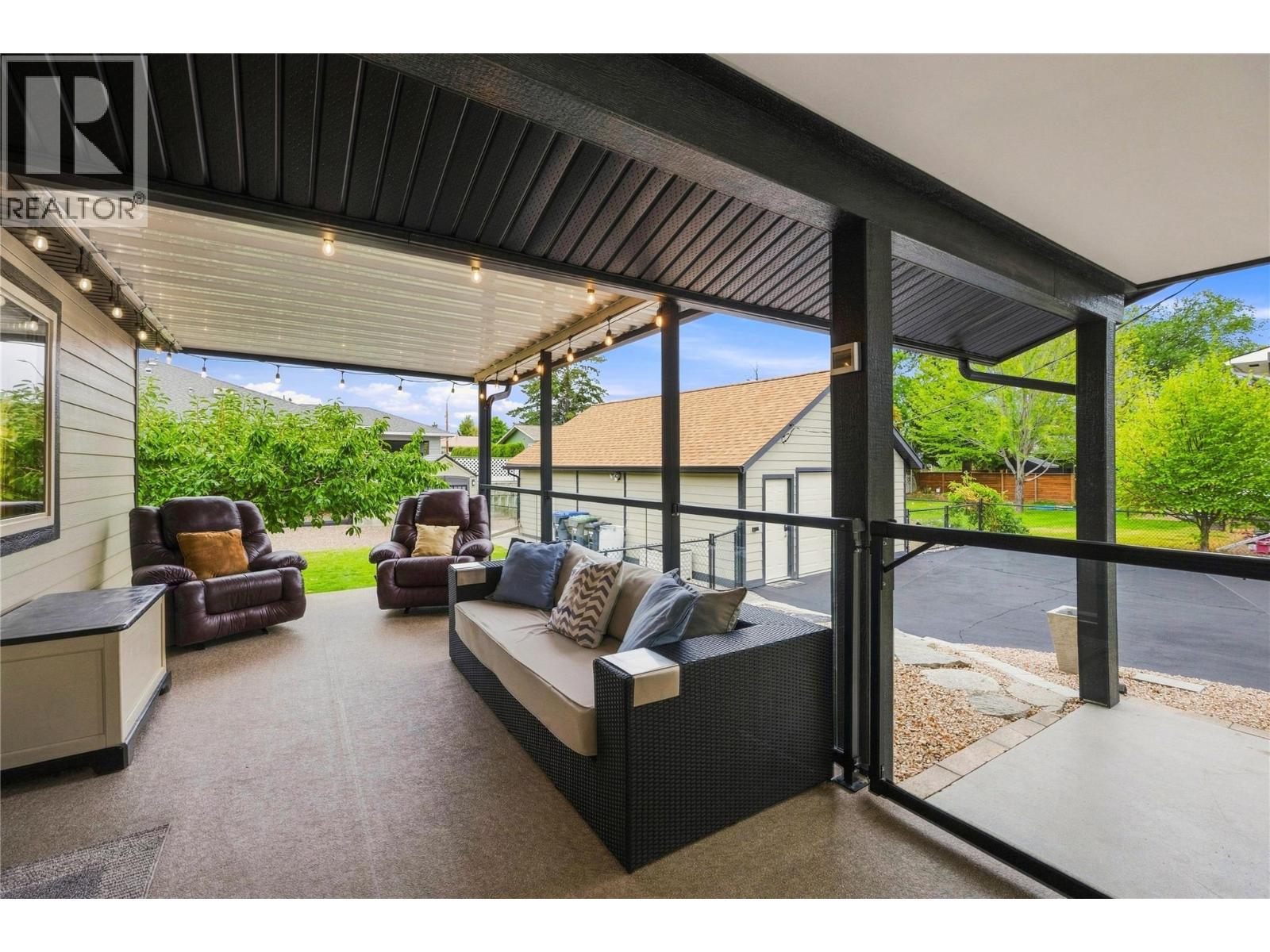 11304 Dunsdon Crescent, Summerland