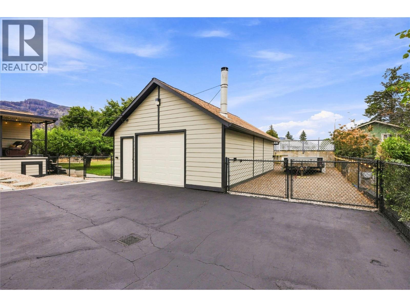 11304 Dunsdon Crescent, Summerland