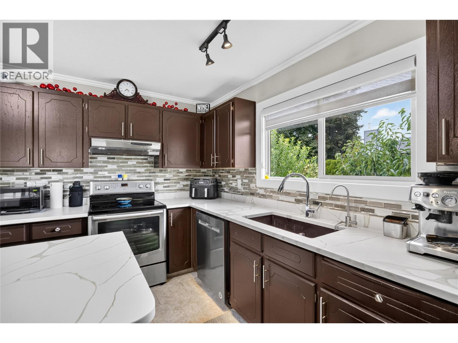 11304 Dunsdon Crescent - 8