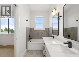 4949 Dixon Lane, Lantzville, BC V0R2H0 Photo 23