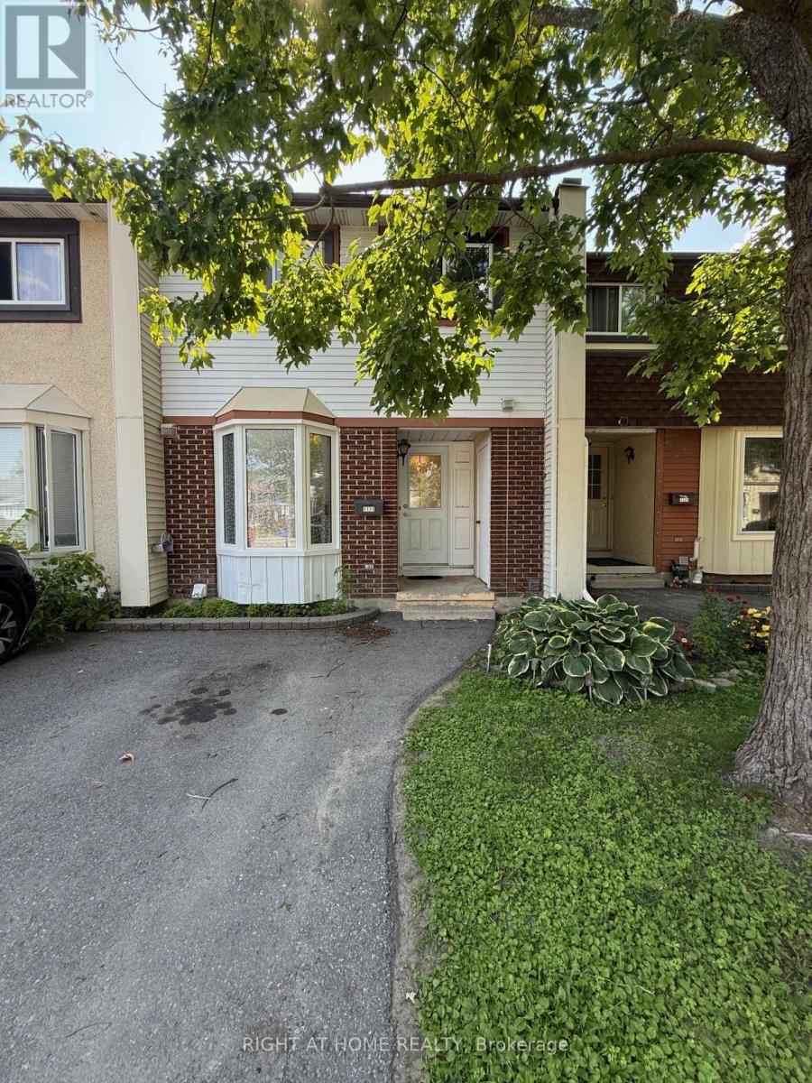 #2 1171 PRIORY LANE - 2