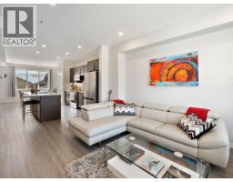 Living room - 1512 Aspen Lane, Castlegar, BC V1N4X8 Photo 10
