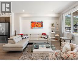 Kitchen - 1512 Aspen Lane, Castlegar, BC V1N4X8 Photo 9