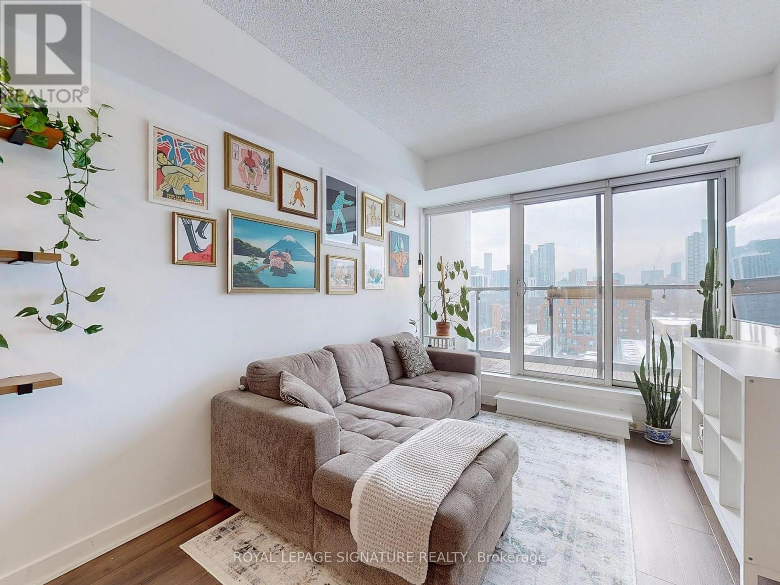 #1002 260 SACKVILLE STREET - 5