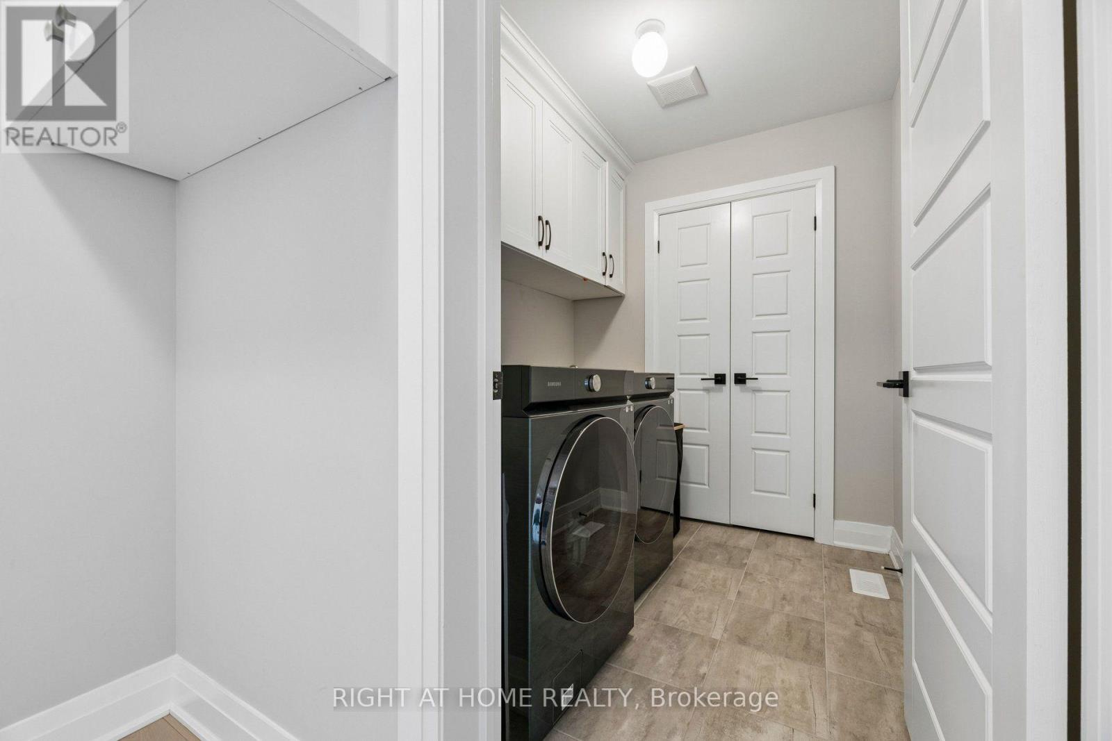 2989 HEARTWOOD LANE - 23
