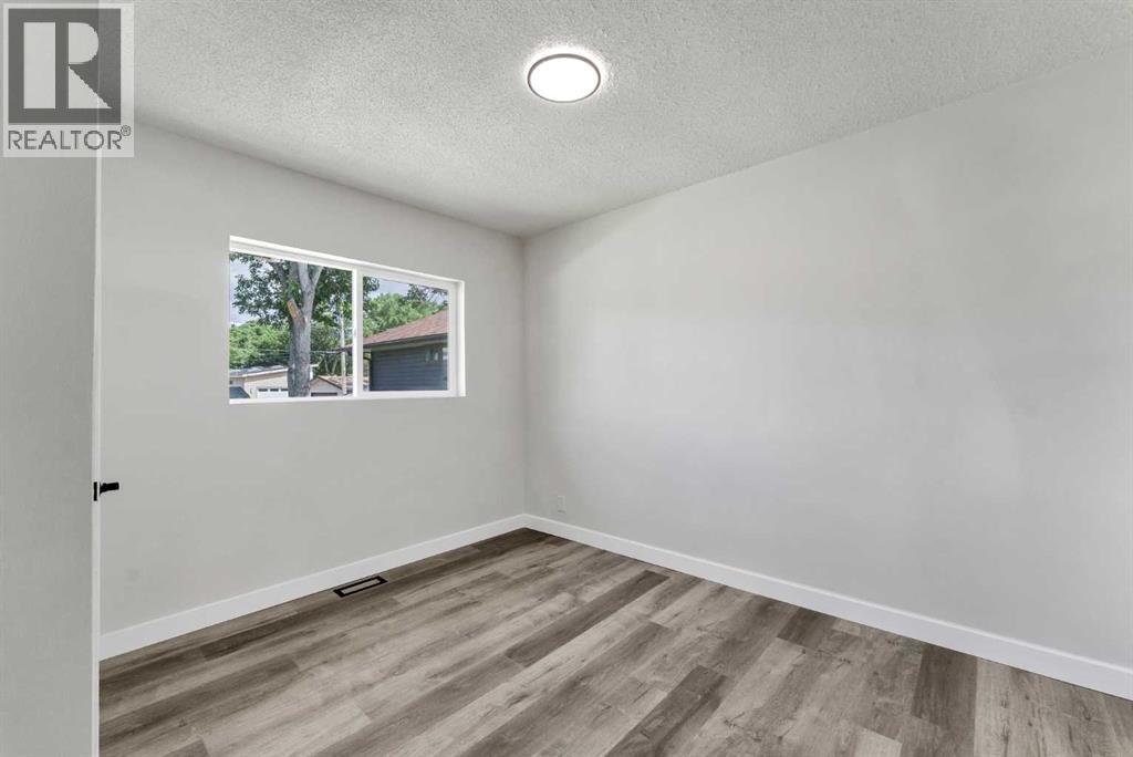 1005 Bullivant Crescent SW - Image 16