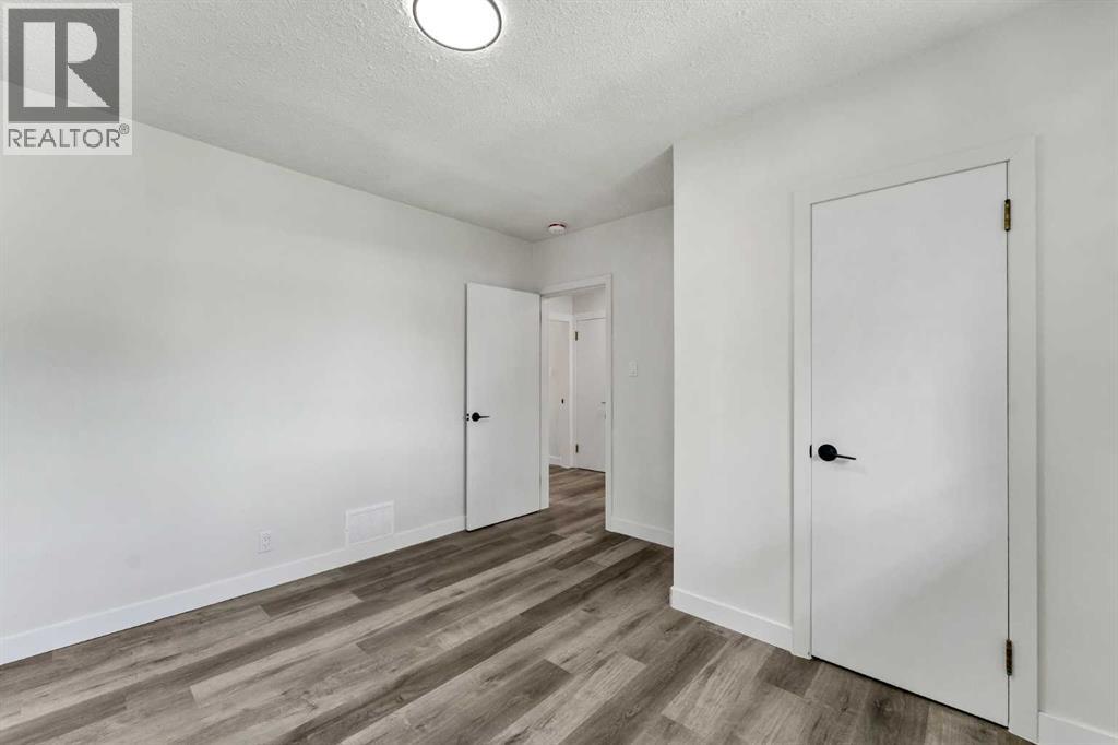 1005 Bullivant Crescent SW - Image 17